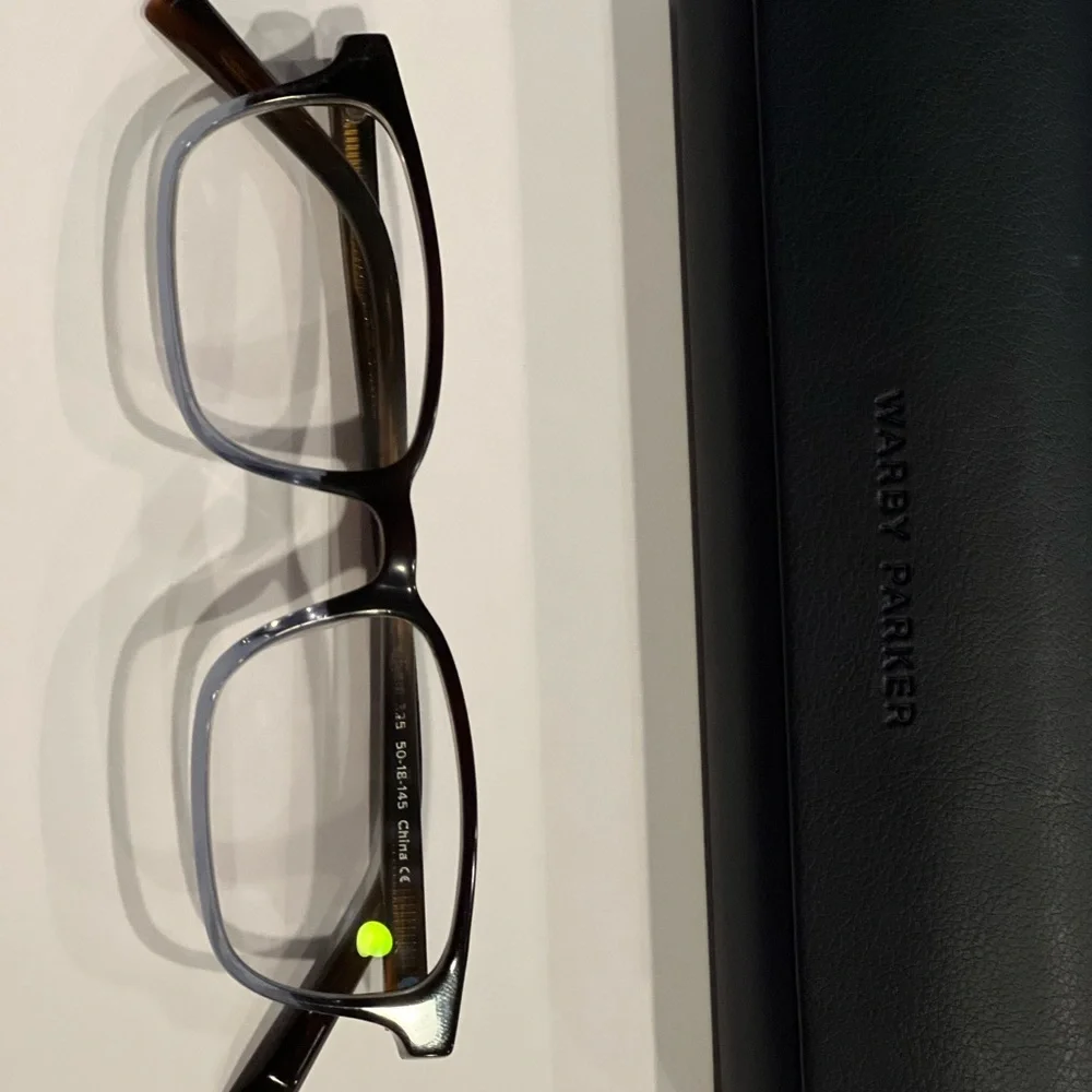 Wilkie in Eastern Bluebird Fade. Never-fail frame, with a sloped browline. - Picture 5 of 8